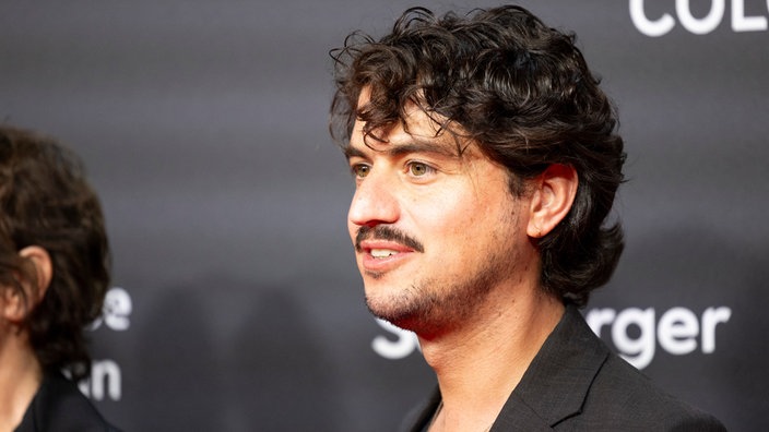 Der Regisseur und Filmemacher Mehmet Akif Büyükatalay bei der Preisverleihung zum NRW Preis am 16.10.2025