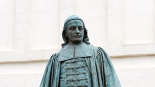 Eine Paul-Gerhardt-Statue im brandenburgischen Lübben