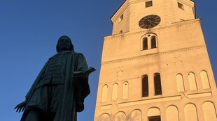 Eine Statue von Paul Gerhardt im brandenburgischen Lübben