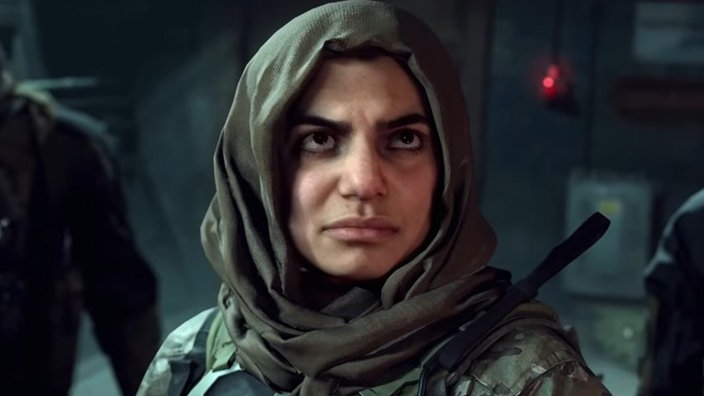Ein Screenshot aus Call of Duty - Modern Warfare (2019) zeigt die Kämpferin Farah Karim