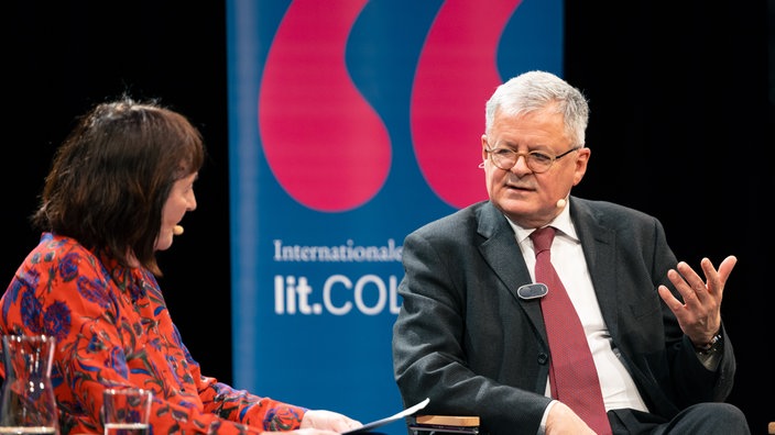 Sonia Mikich und Sir Christopher Clark auf der lit.COLOGNE – Foto: Hieronymus Rönneper
