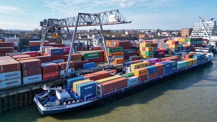 Symbolbild: Containerhafen bei Bonn (2025).