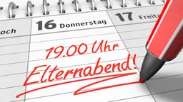 In einen Kalender ist in rot "19 Uhr Elternabend!" eingetragen