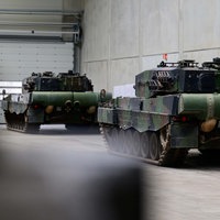Symbolbild: Leopard-Panzer in einre Halle