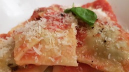 Ravioli gefüllt mit Ricotta und Spinat
