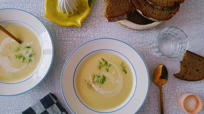 Teller mit Mairübchensuppe 