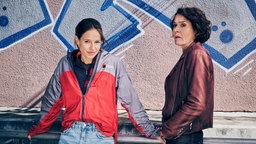 Johanna Stern (Lisa Bitter) und Lena Odenthal (Ulrike Folkerts) in einer Szene aus der Folge "Sashimi Spezial" der Krimireihe "Tatort".