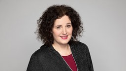 Carolin Courts - Portrait 