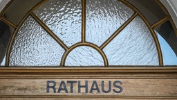 Schriftzug Rathaus