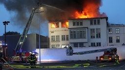 Feuerwehrleute löschten Feuer im Gebäude des "Westfalen-Blatts", 07.07.2024,