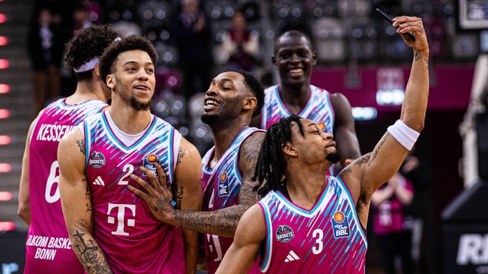 Selfie-Jubel der Baskets Bonn