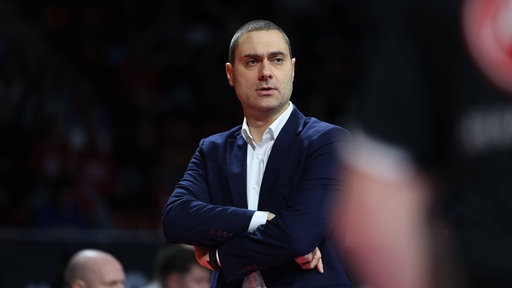 Bonns Cheftrainer Marko Stankovic bei der Partie gegen FC Bayern