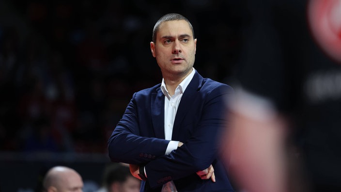Bonns Cheftrainer Marko Stankovic bei der Partie gegen FC Bayern