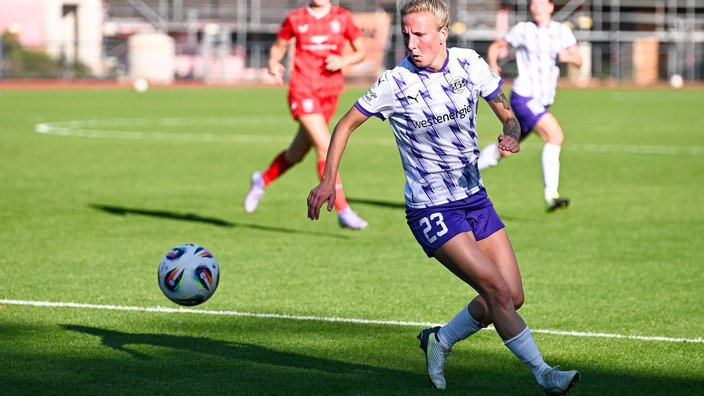 SGS Essens Julia Debitzki in Aktion