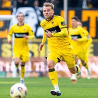 Mika Schroers von Alemannia Aachen in Aktion.
