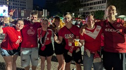 Enttäuschte Fans auf dem Kennedyplatz
