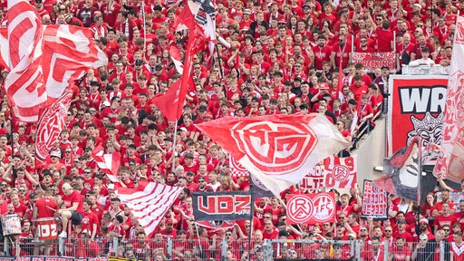 RWE-Fans bei dem Spiel gegen den SC Verl