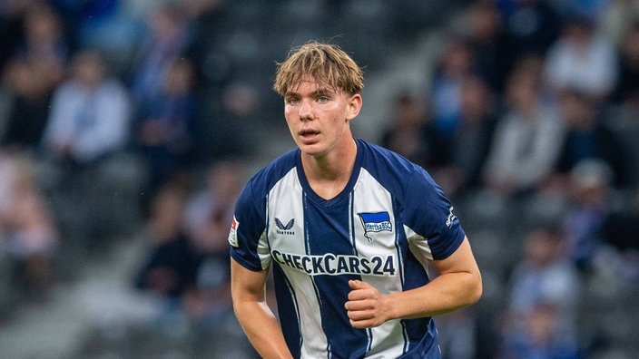 Kennet Eichhorn im Trikot von Hertha BSC im August 2025