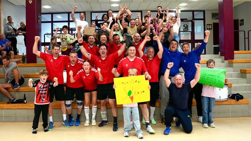 Feuerwehr Solingen freut sich über den Titel der deutschen Handball-Meisterschaft 