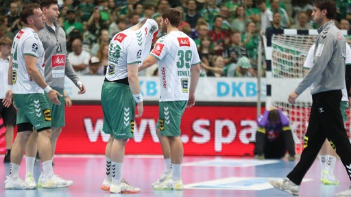 Hängende Köpfe bei den Spielern der GWD Minden