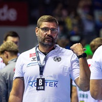 Aaron Ziercke (links), Trainer von GWD Minden.