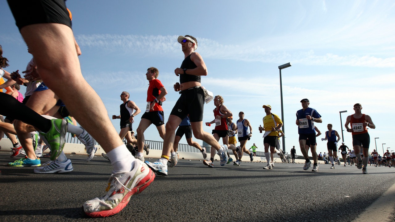 Läufer beim Düsseldorfer Marathon
