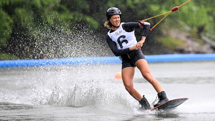 Wakeboarderin Julia Rick aus Hürth bei den World Games im chinesischen Chengdu.