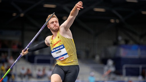 Speerwerfer Nick Thumm bei den World University Games in Aktion.
