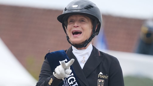 Dressurreiterin Isabell Werth hat in Balve ihren 20. DM-Titel geholt.