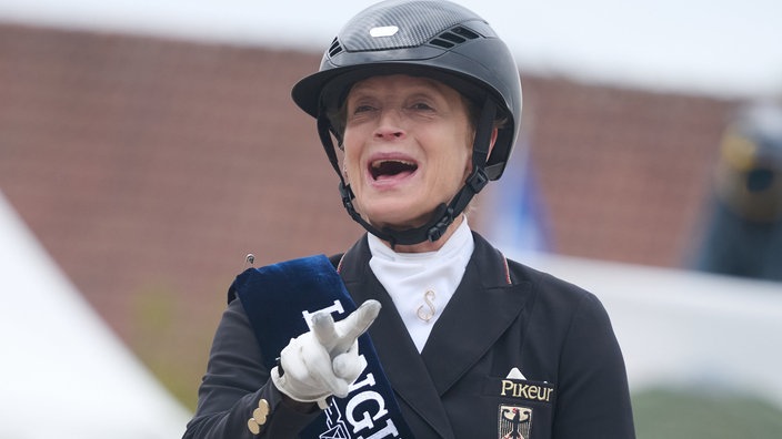 Dressurreiterin Isabell Werth hat in Balve ihren 20. DM-Titel geholt.