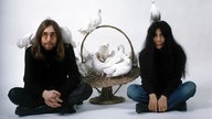John Lennon, Yoko Ono und Friedenstauben