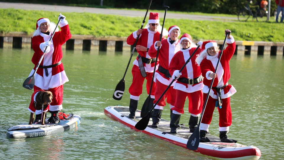 SUP-Challenge: "Wir bringen ihre Spenden trocken zum WDR 2-Weihnachtswunder"