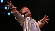 Cliff Richard post am Mikro