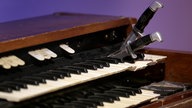 Hammondorgel von Keith Emerson mit Messern