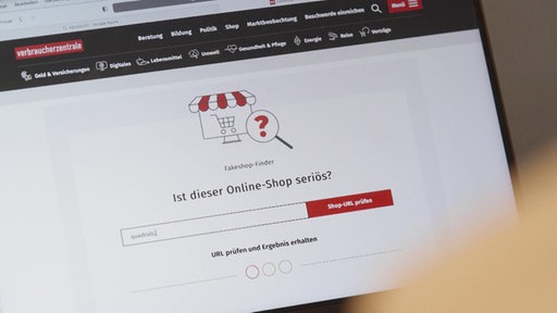 Eine Website der Verbraucherzentraler warnt vor unseriösen Online-Shops.