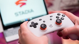 Ein weißer Controller.