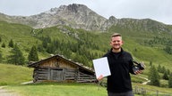 Mediengestalter Max Weikamp mit kompakter Übertragungstechnik