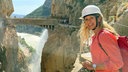 Für die Wanderung am Caminito del Rey, dem kleinen Königsweg, benötigt Tamina Kallert eine gute Ausrüstung – und Schwindelfreiheit.