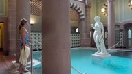 Tamina Kallert besucht das Palais Thermal in Bad Wildbad