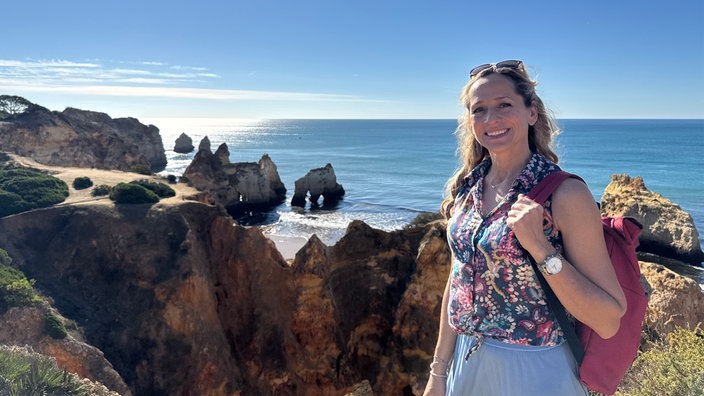 Tamina Kallert am "Praia da Falésia", der das Ende der Felsalgarve markiert.