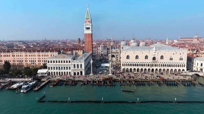 Blick auf Venedig mit Dogenpalast, Markusplatz und Campanile