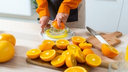 Leichte Buttermilchwaffeln mit Orangensoße