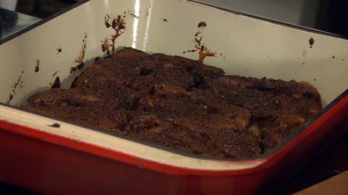 Spareribs in einer Backform
