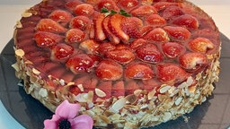 Erdbeertorte mit Vanillepudding