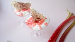  Rhabarber-Baiser im Glas