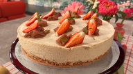 Ein Foto von einem Rhabarber-Cheesecake