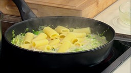 Leichte Rosenkohl-Pasta