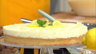 Zitronen-Quarktorte mit Zitronensauce