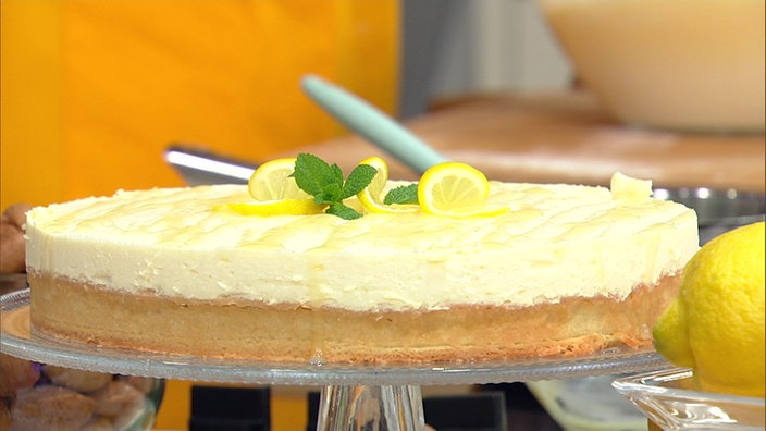 Zitronen-Quarktorte mit Zitronensauce