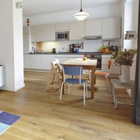Das Bild zeigt eine möblierte Wohnung.